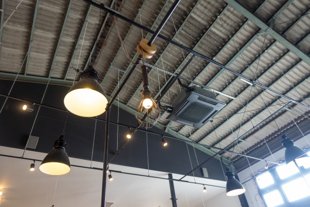 折板屋根(せっぱんやね)とは