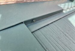 棟板金の釘の浮き