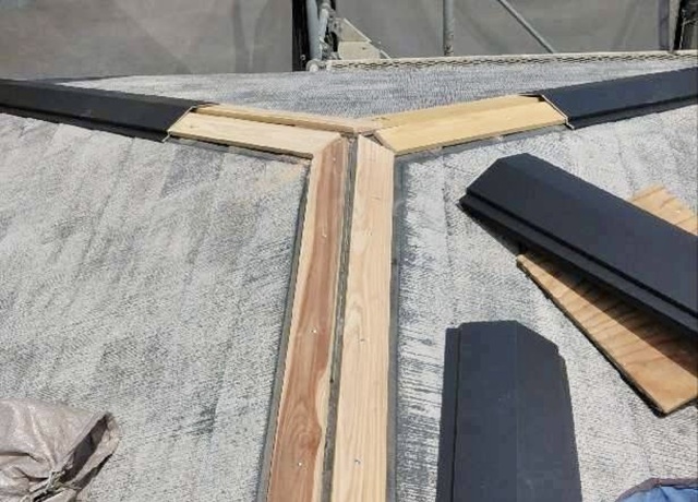 棟板金の釘の浮き (2)